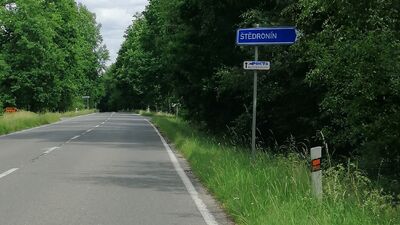 II/121 vpravo před odb. Štědronín